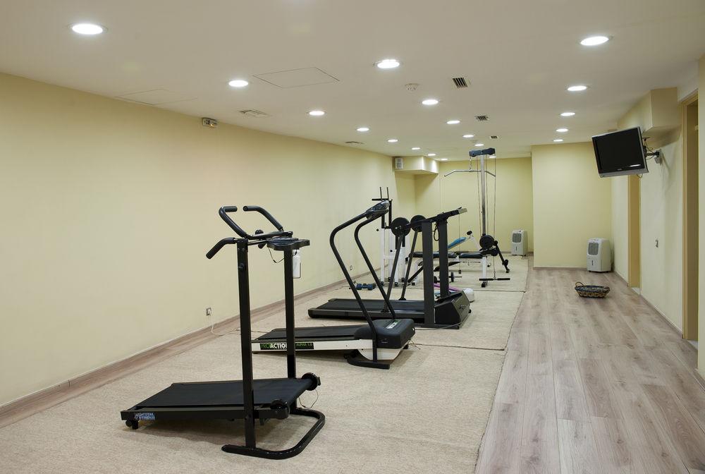 Efplias Hotel Apartments Piraeus Bagian luar foto