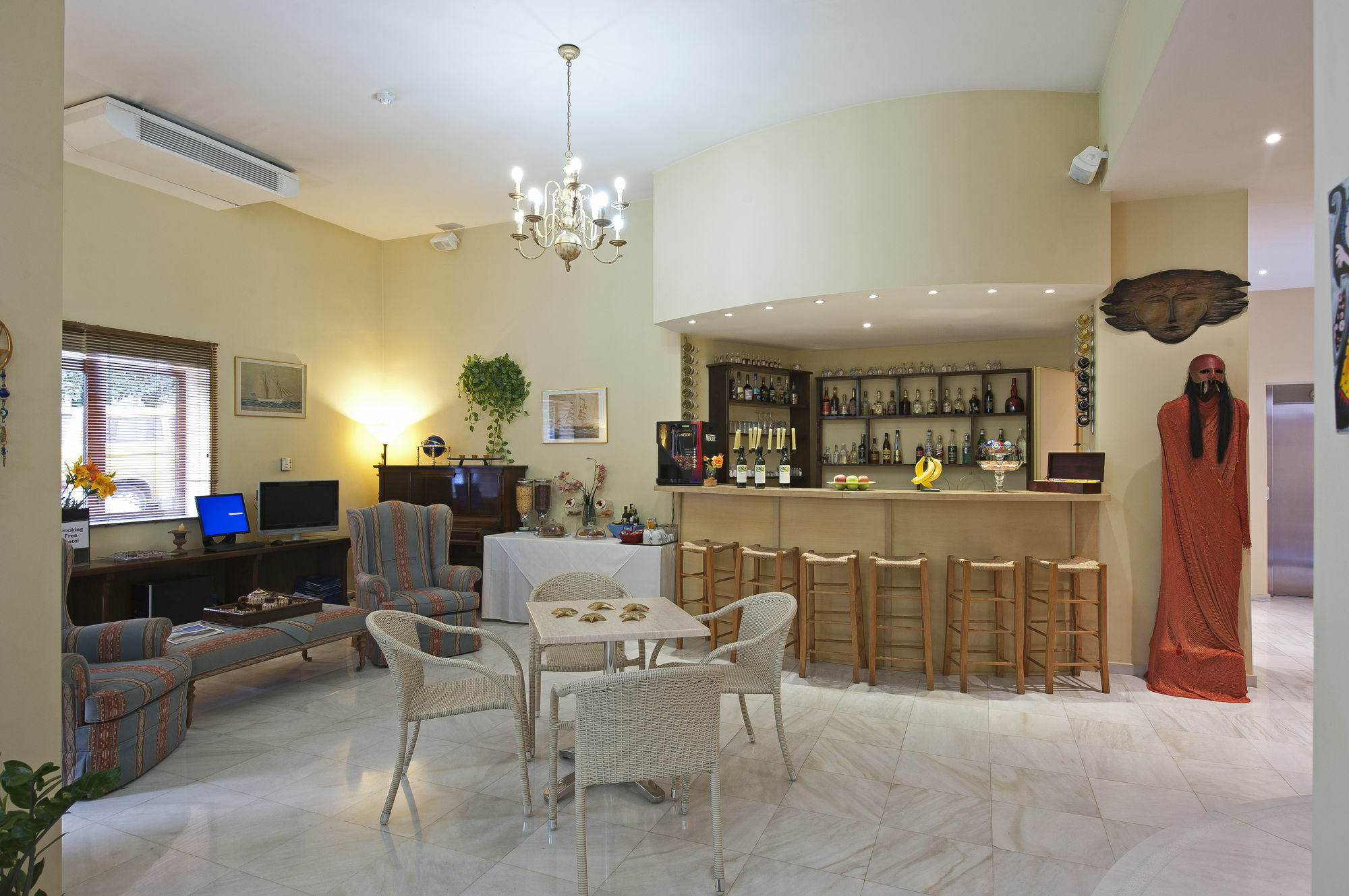Efplias Hotel Apartments Piraeus Bagian luar foto