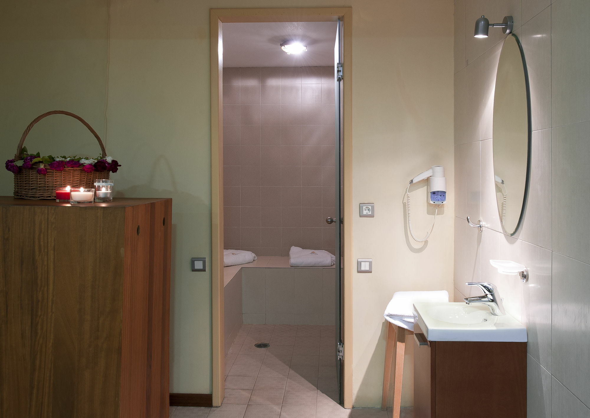 Efplias Hotel Apartments Piraeus Bagian luar foto
