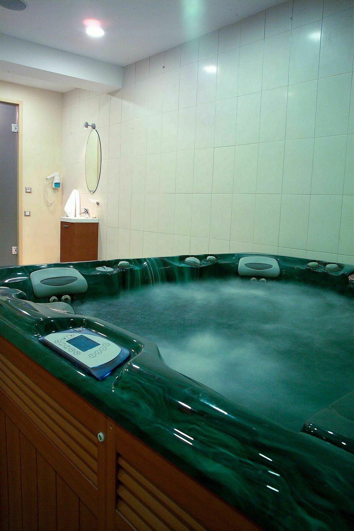 Efplias Hotel Apartments Piraeus Bagian luar foto