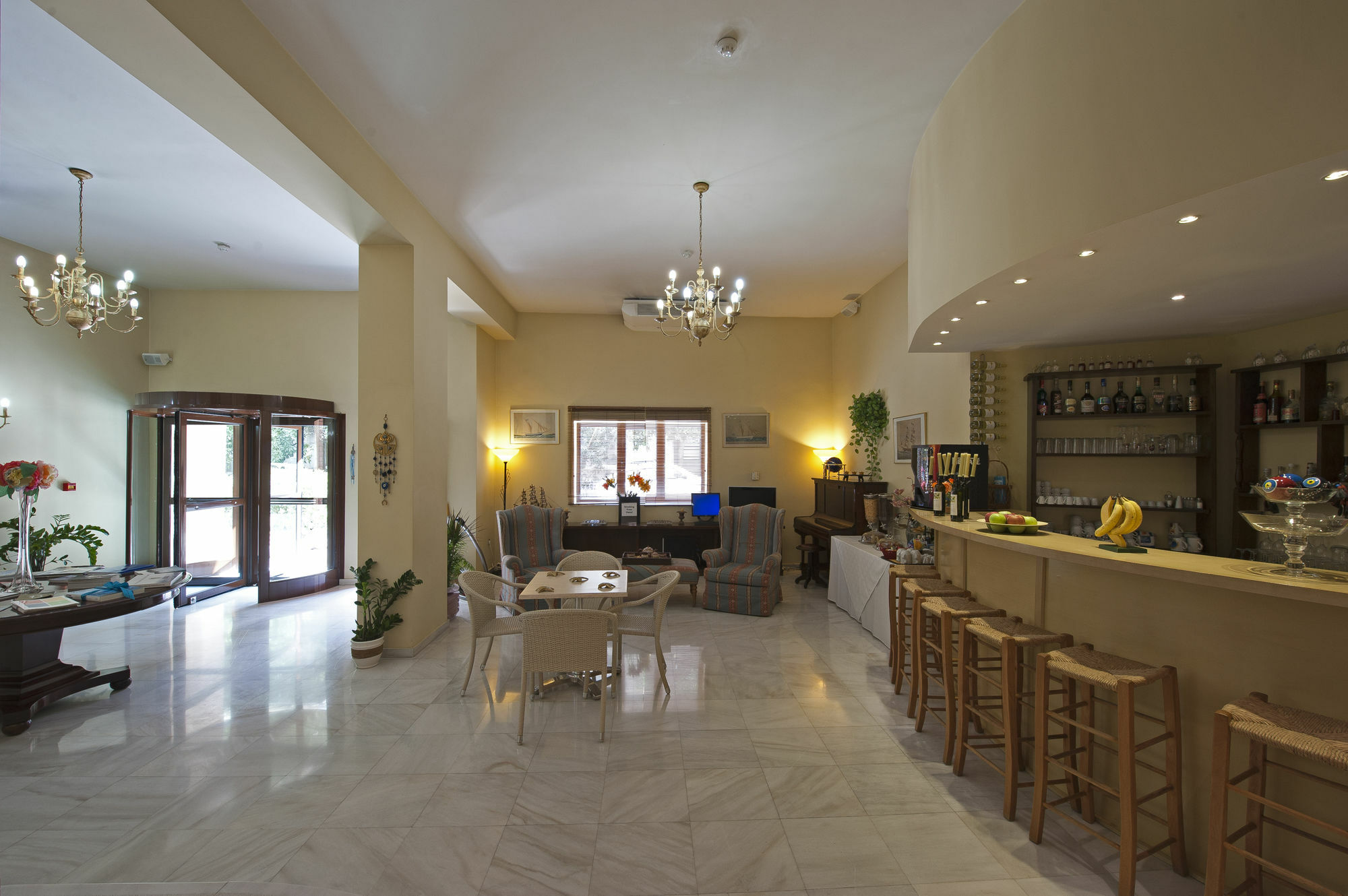 Efplias Hotel Apartments Piraeus Bagian luar foto