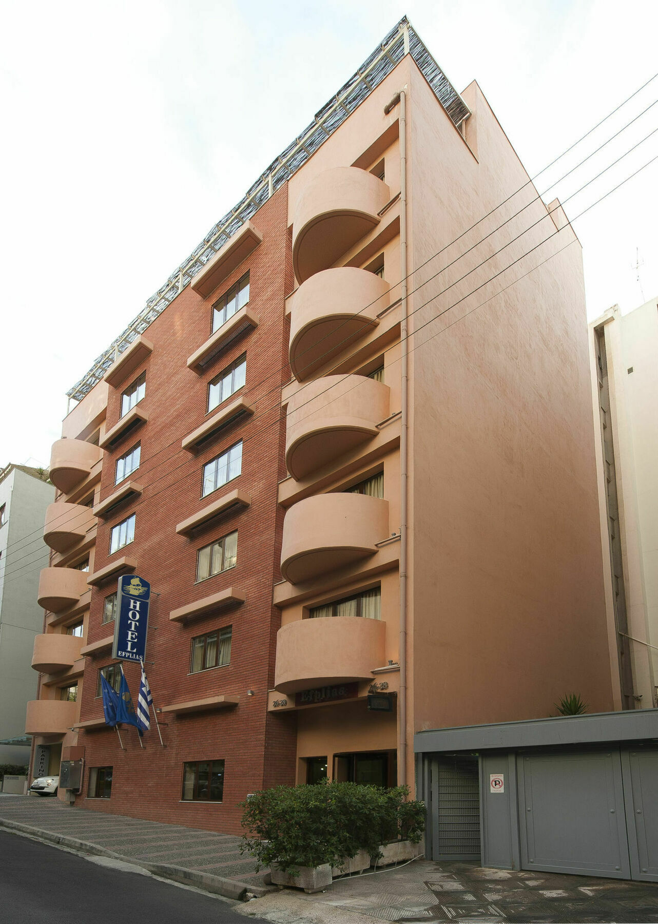 Efplias Hotel Apartments Piraeus Bagian luar foto